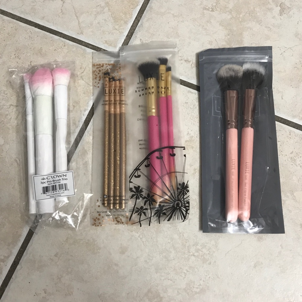 SOLD ON MERCBrand new makeup brushes bundle